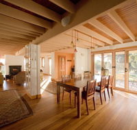 Mountain Seas Arts and Wilderness Retreat - Brisbane 4u