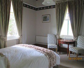 Cygnet's Secret Garden - Boutique Bed And Breakfast - Brisbane Tourism 0