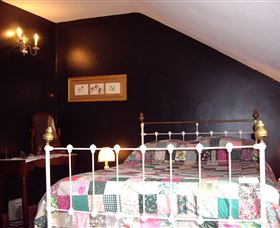 Memory Lane Cottages - Tourism Brisbane 0
