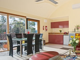 Sandy Bay Chalet - Tourism Brisbane 0