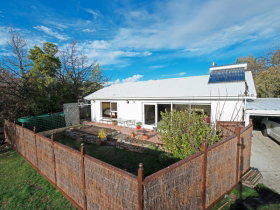 Sandy Bay Chalet - Tourism Brisbane 1
