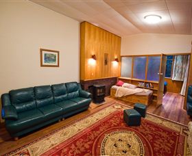 Waterside Accommodation - Derwent Hideaway - Tourism Brisbane 1