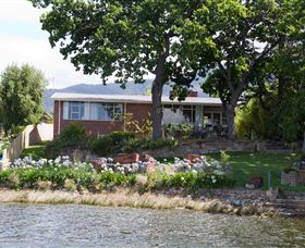 Waterside Accommodation - Derwent Hideaway - Tourism Brisbane 0
