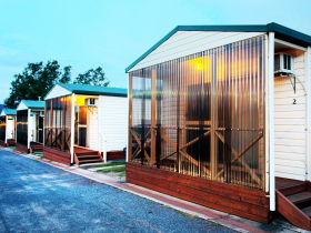 Discovery Holiday Parks  Hadspen Cosy Cabins - Tourism Brisbane 0