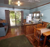 Crayfish Creek Van and Cabin Park and Spa Treehouse - Tourism Brisbane