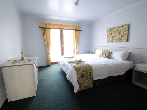 Alanvale Apartments & Motor Inn - Brisbane 4u 1