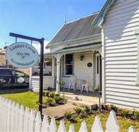 Lambert Cottage Accommodation - Tourism Brisbane