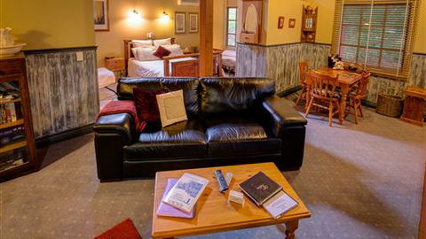 Trawool Cottages & Farmstay - Tourism Brisbane 6