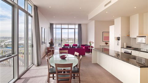 Adina Apartment Hotel Melbourne, Flinders Street - Brisbane 4u 2