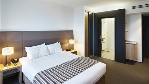 Atura Dandenong - Brisbane 4u 0