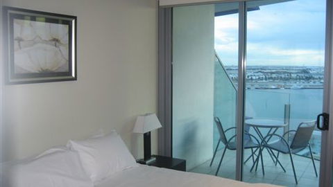 Apartments Melbourne Domain Docklands - Brisbane 4u 2
