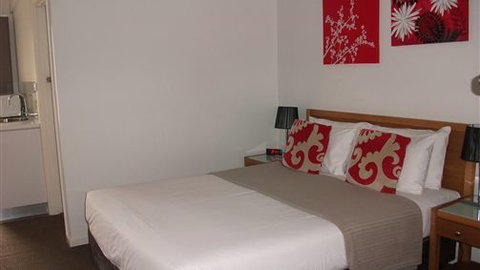 Riverside Ocean Grove - Tourism Brisbane 0