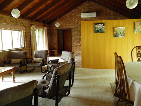 Coucals Of Mount Crosby - Tourism Brisbane 0