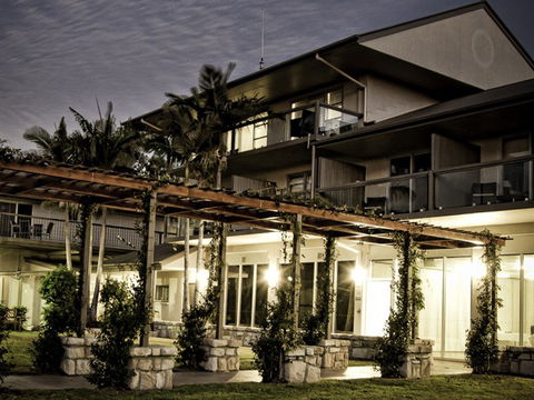 Mercure Clear Mountain Lodge Spa And Vineyard - Tourism Brisbane 2