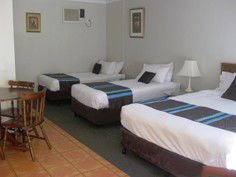 Cleveland Motor Inn - Tourism Brisbane 2