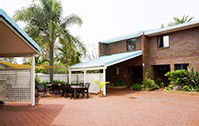 Cleveland Visitor Villas Motel - Tourism Brisbane 1