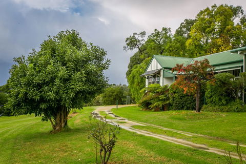 Karbeethong Lodge - Tourism Brisbane 0
