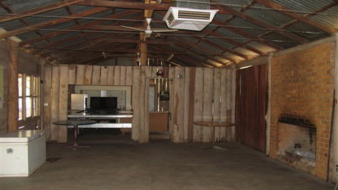 TreeTops Log Cabin - Tourism Brisbane 0