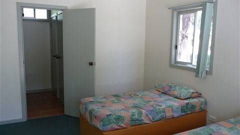 UC Camping Acacia - Brisbane Tourism 0