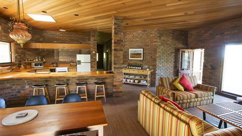 The Eagles Nest - Tourism Brisbane 1