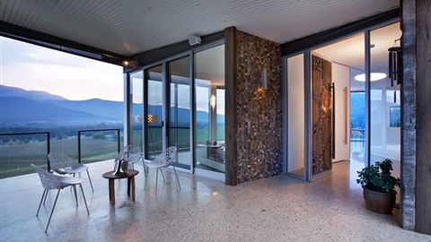 Feathertop Chateau - Brisbane Tourism 4