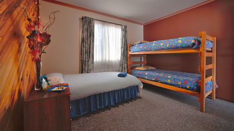 Long John Silver's Surf Retreat - Tourism Brisbane 3
