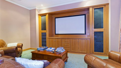 Tuscan Getaway - Tourism Brisbane 4