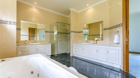 Tuscan Getaway - Tourism Brisbane 5