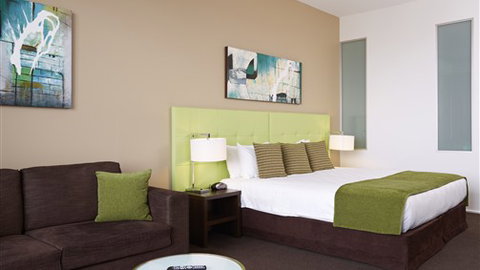 Mercure Melbourne Caroline Springs - Tourism Brisbane 0