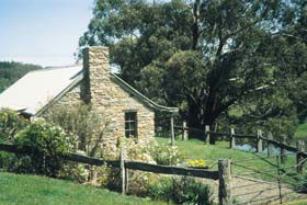 Adelaide Hills Country Cottages - Gum Tree Cottage - Brisbane 4u 0