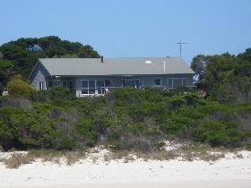 Beachcomber - Tourism Brisbane 0