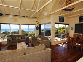 Beachcomber - Tourism Brisbane 1