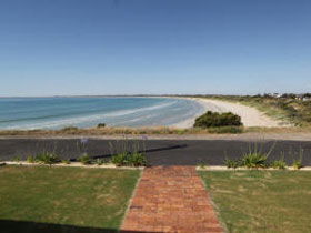 Beachside Cottage - Brisbane 4u 1