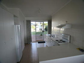 Beachside Cottage - Brisbane 4u 2