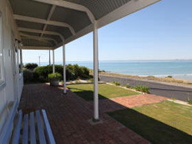 Beachside Cottage - Brisbane 4u 3