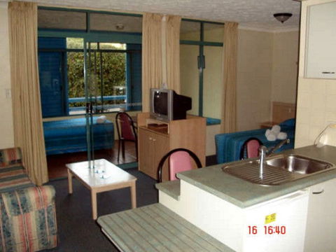 Albion Manor Motel & Serviced Apartments - Brisbane 4u 1