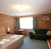 Allan Cunningham Motel and Old Wagon Restaurant - Tourism Brisbane