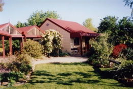 Alpine Country Cottages - Brisbane 4u 0