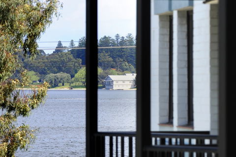 Assured Waterside Apartments - Brisbane 4u 1