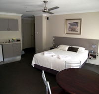 Aston Hill Motor Lodge - Brisbane Tourism