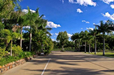 Aussie Outback Oasis Cabin & Van Village - Tourism Brisbane 2