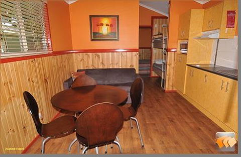 Aussie Outback Oasis Cabin & Van Village - Tourism Brisbane 3