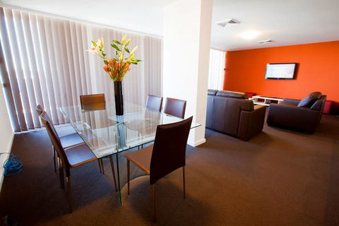 B7 Honeysuckle Apartments - Brisbane 4u 7