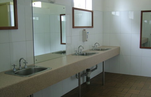 Beachport Caravan Park - Tourism Brisbane 0
