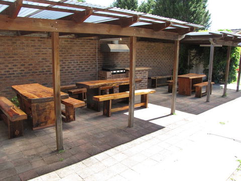 Big Trout Motor Inn - Tourism Brisbane 6