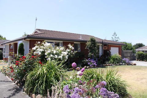 Birchwood Devonport Self Contained Self Catering Accommodation - Brisbane 4u 0
