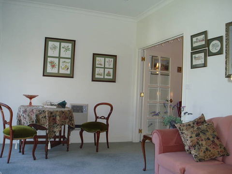 Birchwood Devonport Self Contained Self Catering Accommodation - Brisbane 4u 2