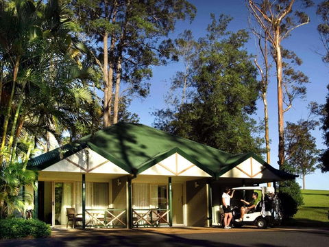 Bonville Golf Resort - Brisbane 4u 1