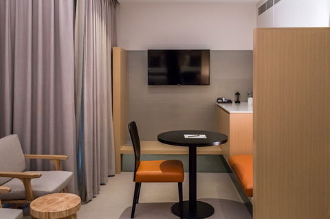 Brady Hotels Central Melbourne - Brisbane 4u 6