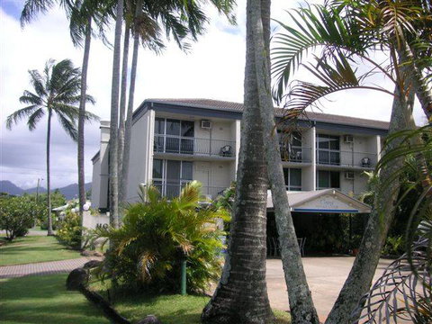 Cairns Holiday Lodge - Tourism Brisbane 0